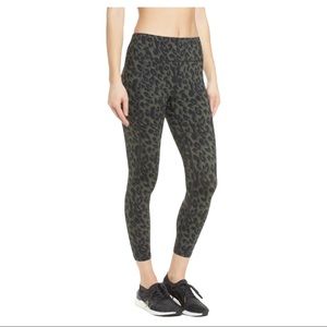 Sweaty Betty Zero Gravity Pocket 7/8 Run Leggings